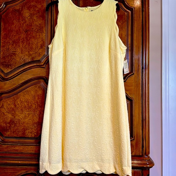 Ann Klein Sleeveless Yellow Scalloped Edge Shift Aline Dress Zip Back NWOT Sz XL - Picture 2 of 6
